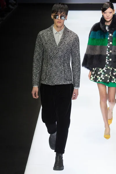 Look 25